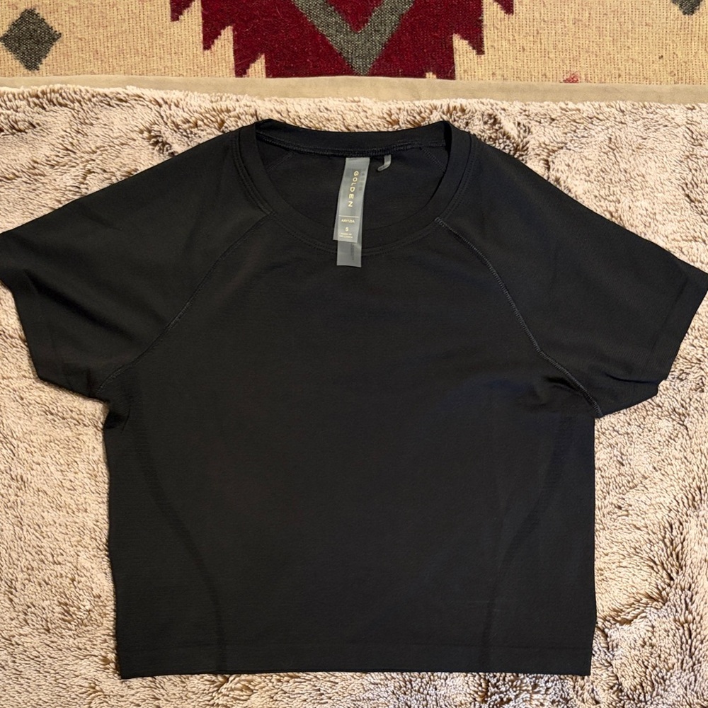 Aritzia Black Short-Sleeve Boxy Tee